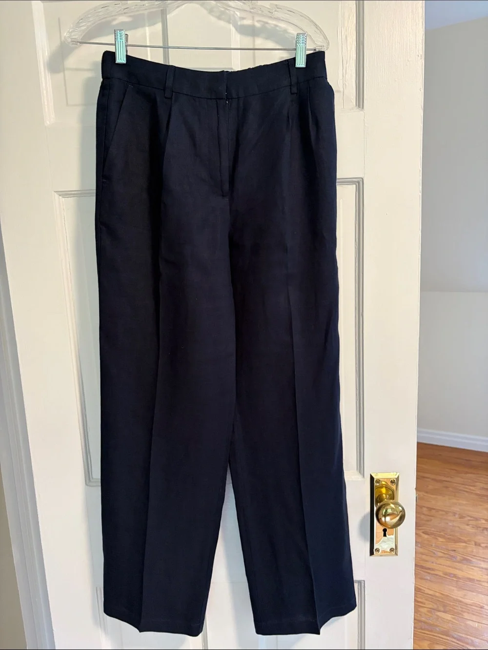 Quince Women's Navy Linen Pants. Size 4
